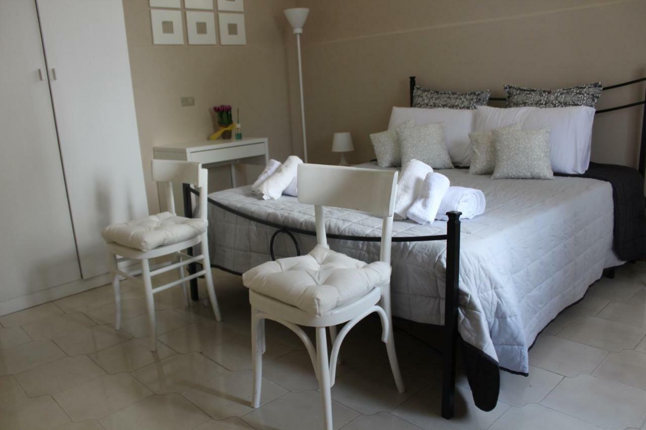 Bed and Breakfast Domus Tua Пьетрельчина Экстерьер фото